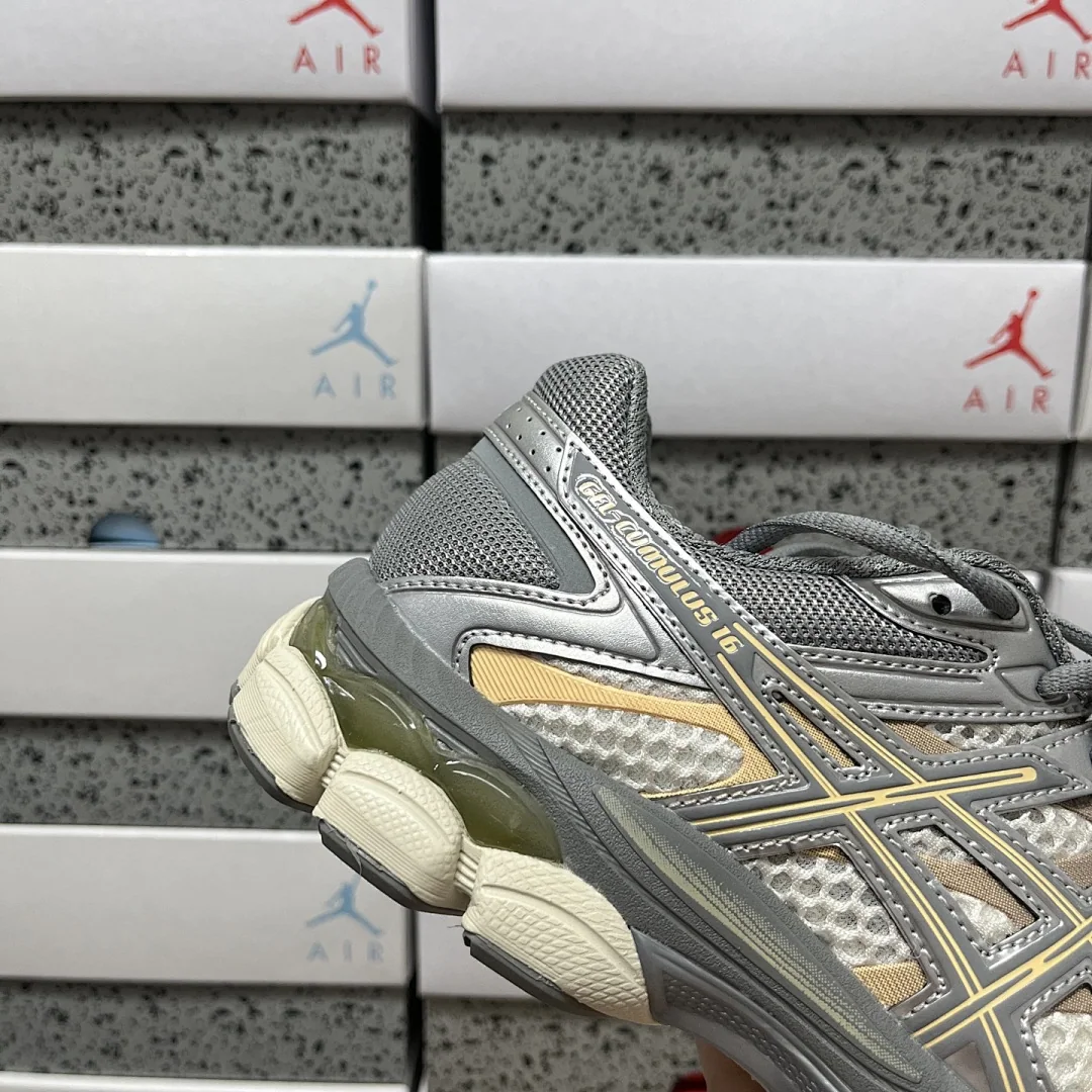 아식스 [TOP] 젤 큐뮬러스 16 1203A733-101 200299 Asics Gel-Cumulus 16 Cream Clay Grey 상세 이미지 4
