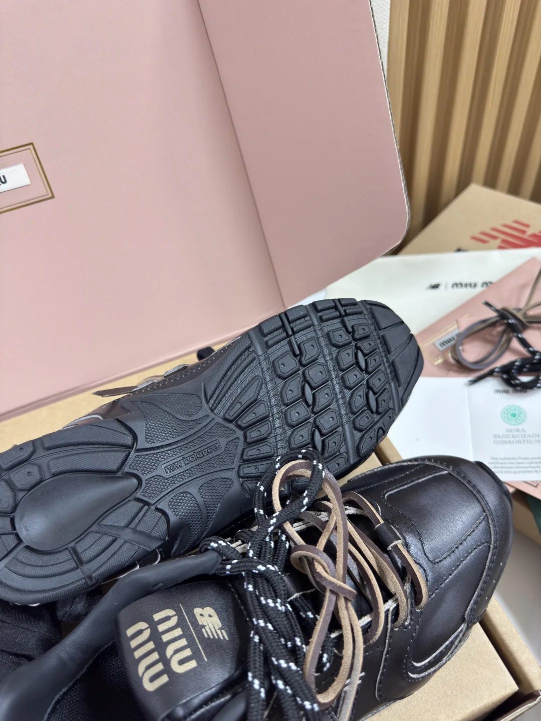 미우미우 530 SL 오르올 블랙 남성 신발 상세 이미지 9
