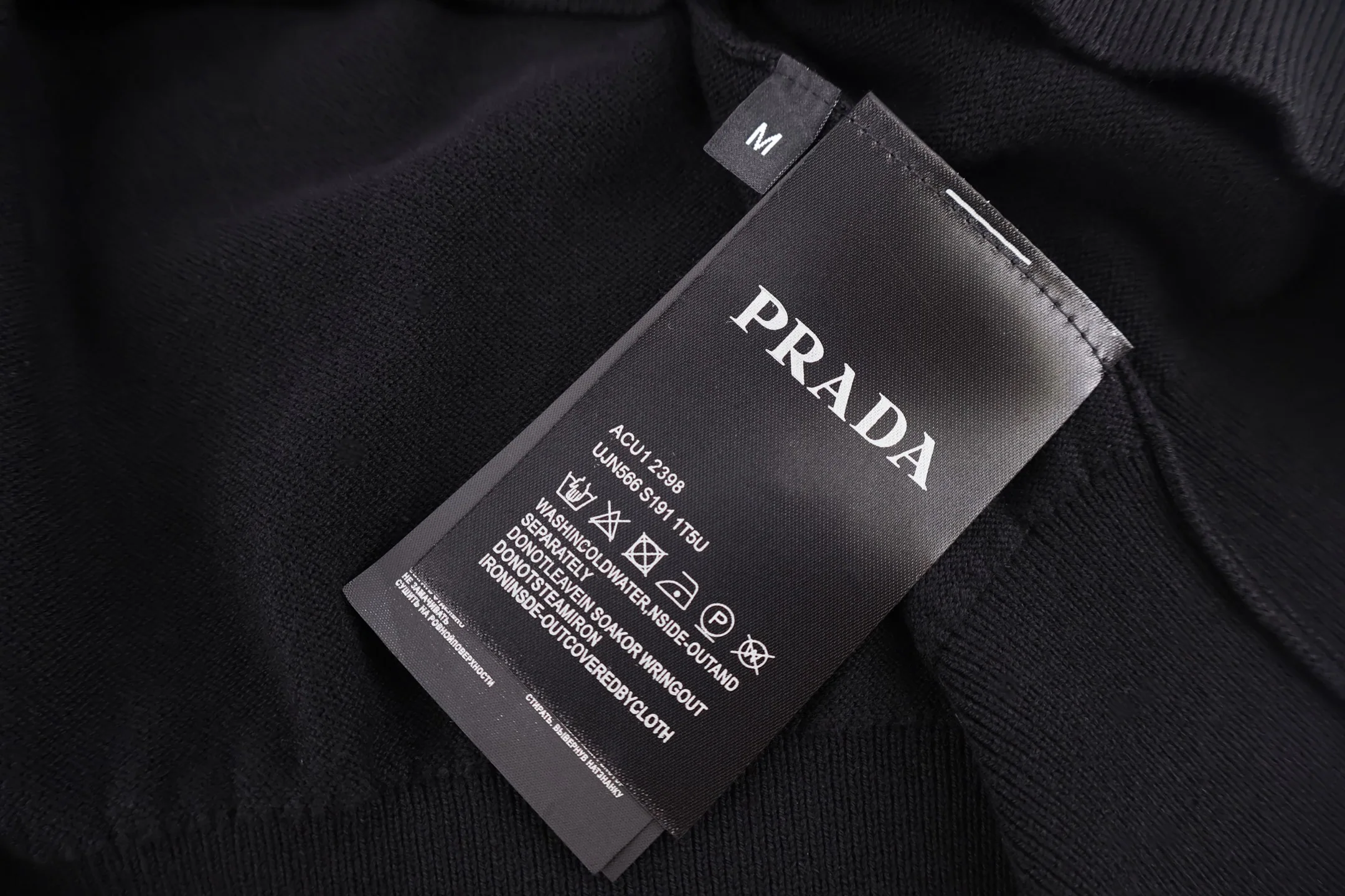 프라다 자수 로고 카라 반팔 셔츠 남성용 상세 이미지 9