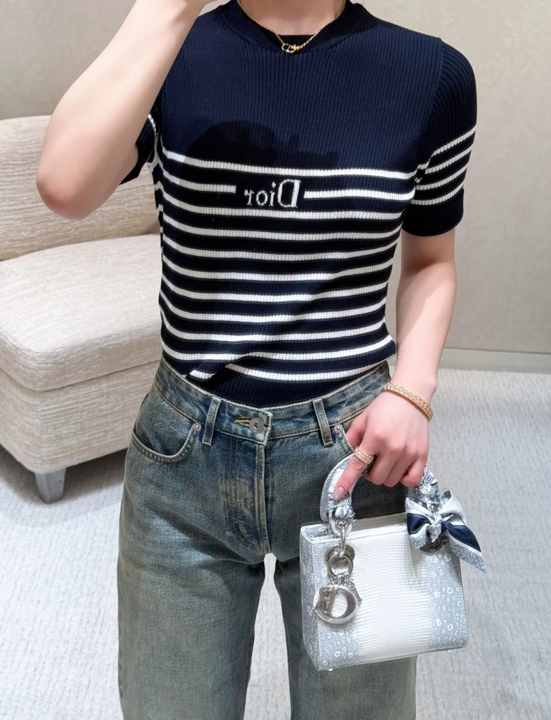 디올 여성 슬림핏 반팔 티셔츠 상세 이미지 3