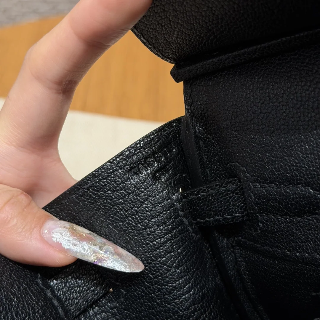 에르메스 버킨 25 블랙 염소가죽 가방 상세 이미지 9