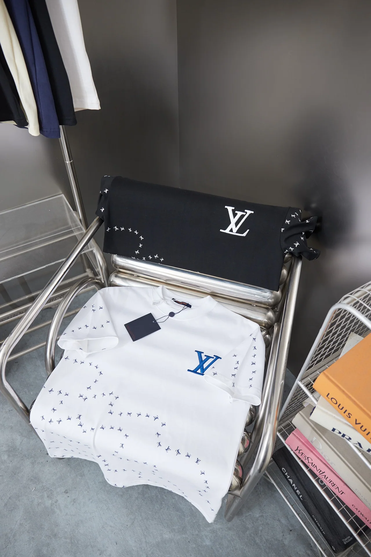 루이비통 자수 LV 레터 남녀공용 반팔 티셔츠 상세 이미지 8
