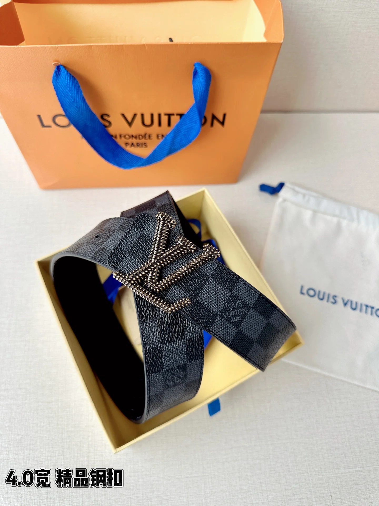 루이비통 LV 이니셜 스터드 리버시블 가죽 벨트 상세 이미지 6