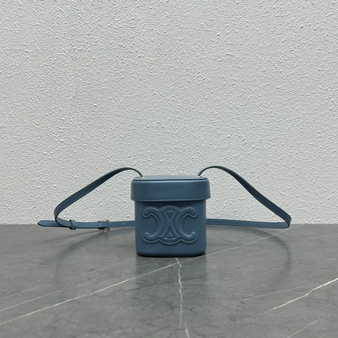 셀린느 BOXTRIOMPHE 버킷백 199263