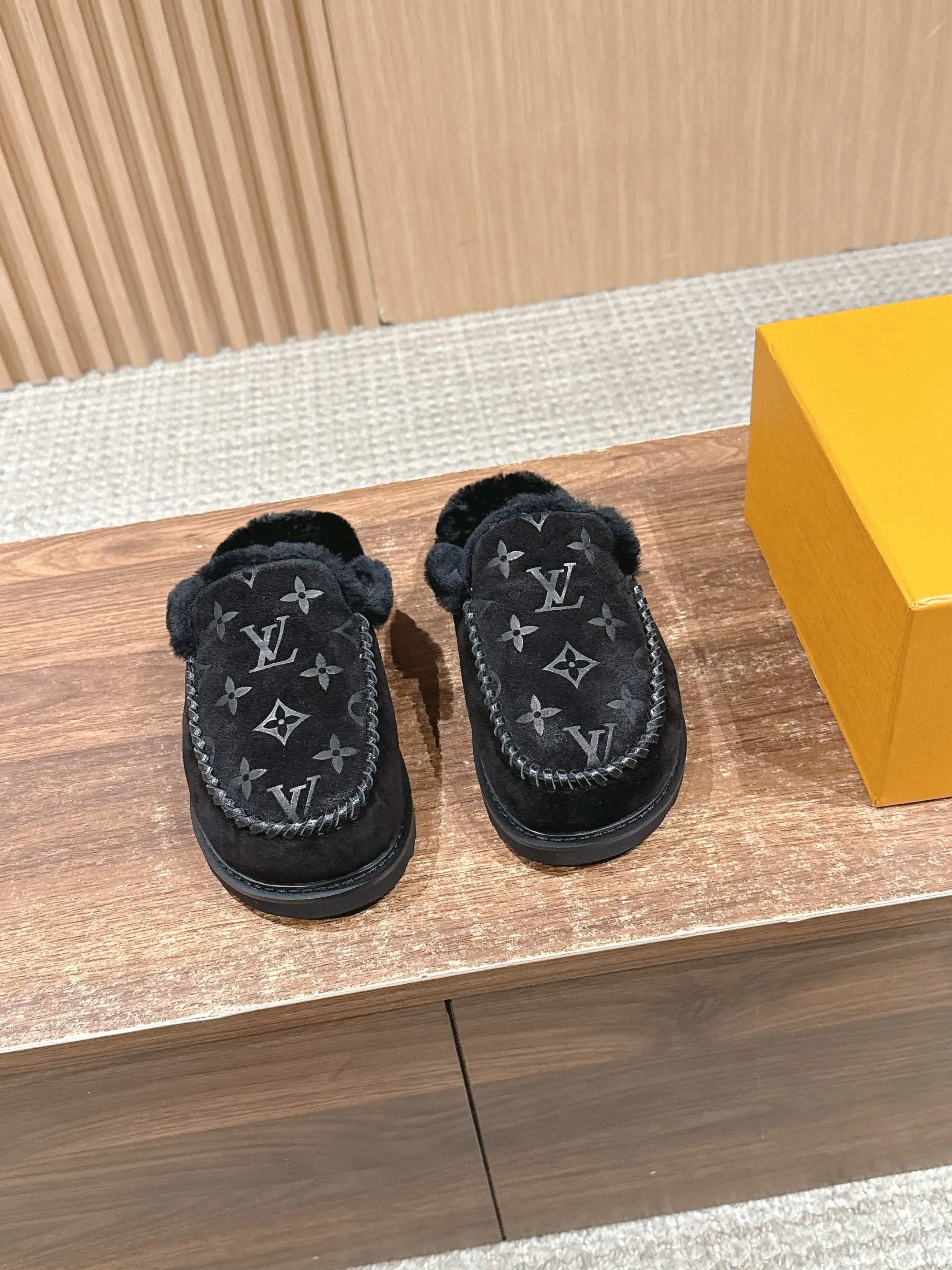 루이비통 신발 151553 Louis Vuitton Loafers