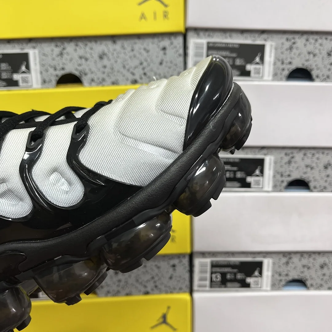 나이키 [OT] 에어 베이퍼맥스 플러스 화이트 블랙 AO4550-008 201588 Nike Air VaporMax Plus 상세 이미지 4