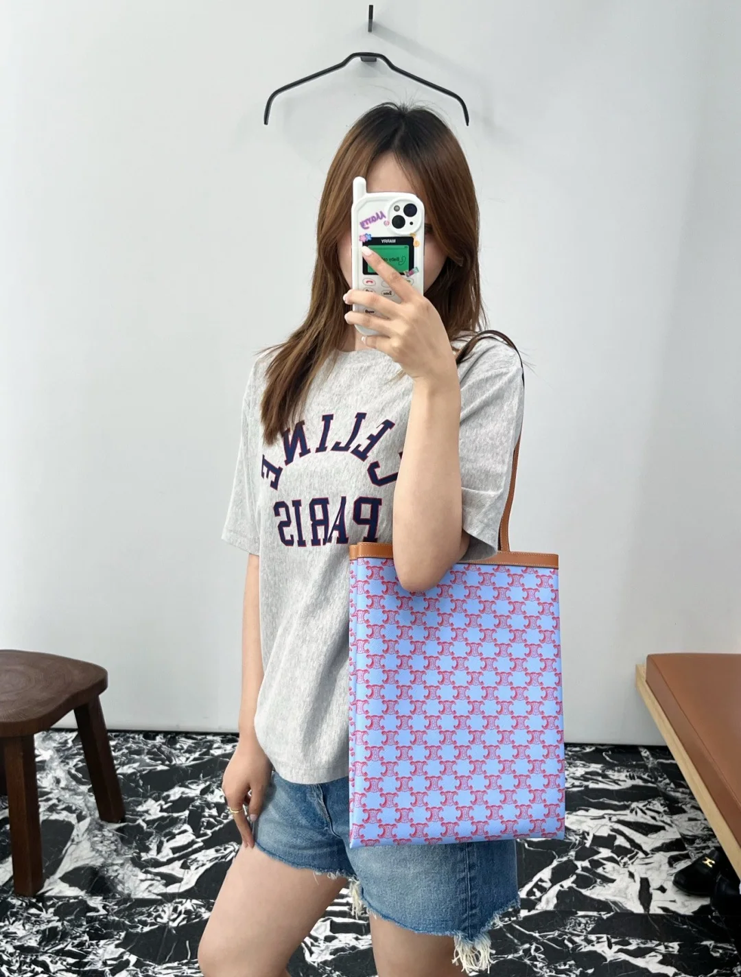 셀린느 컬러 블록 레터 프린트 반팔 티셔츠 상세 이미지 8