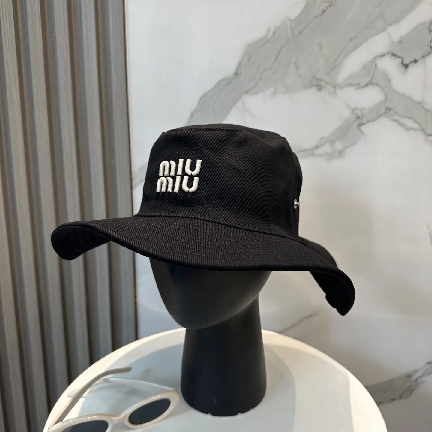 미우미우 버킷햇 모자 상세 이미지 1