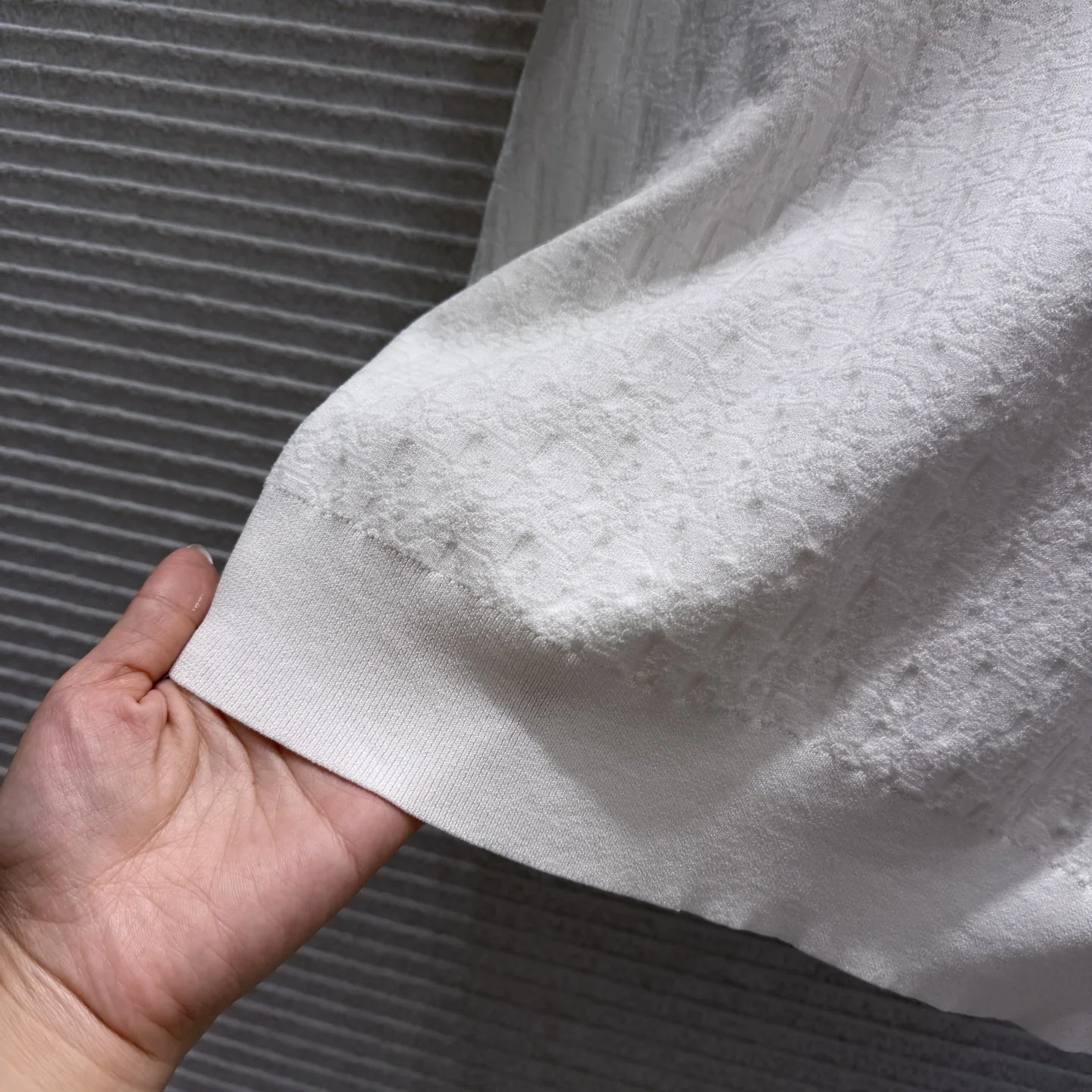 디올 여성 하이넥 반팔 니트 탑 상세 이미지 7