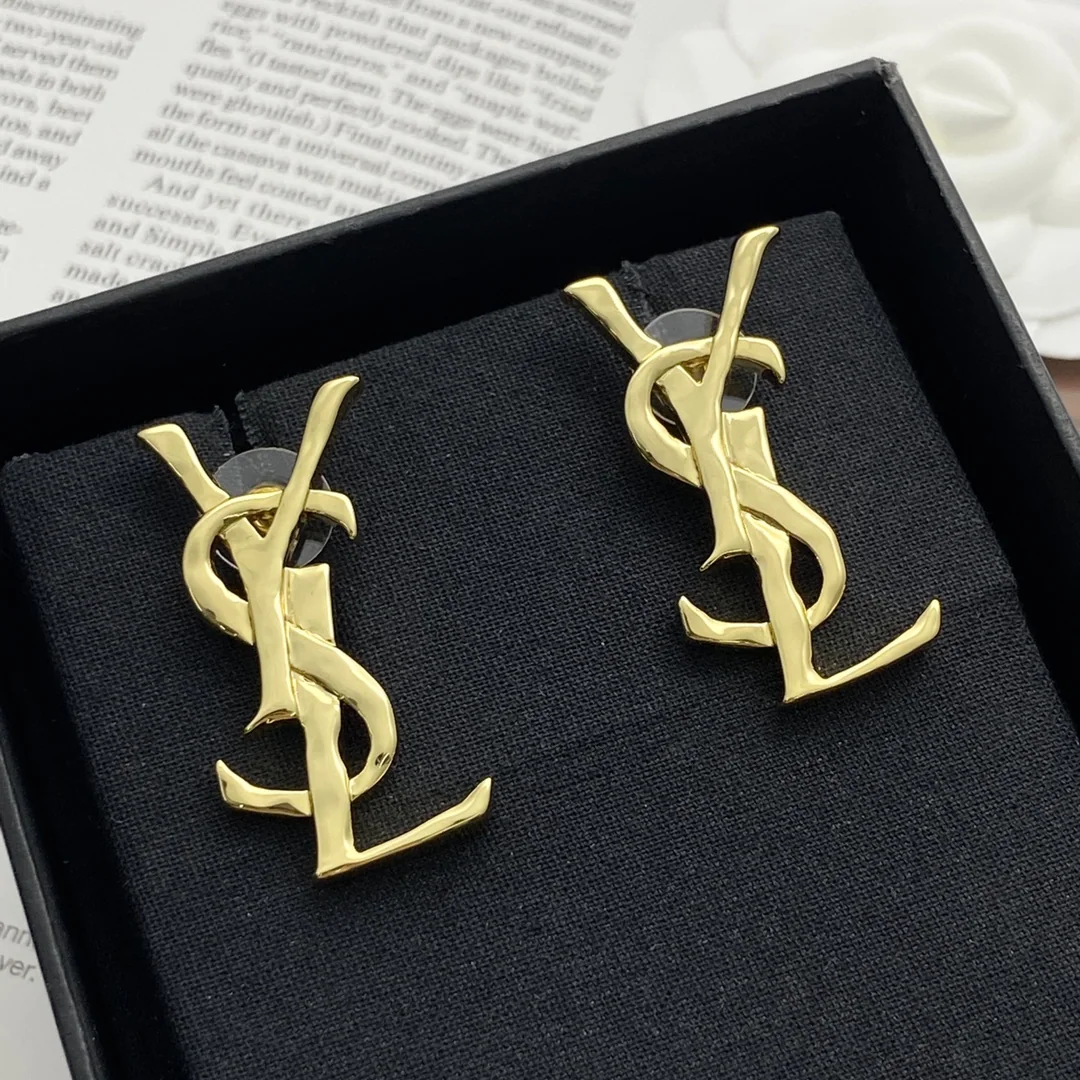 생로랑 YSL 로고 광택 귀걸이 상세 이미지 2