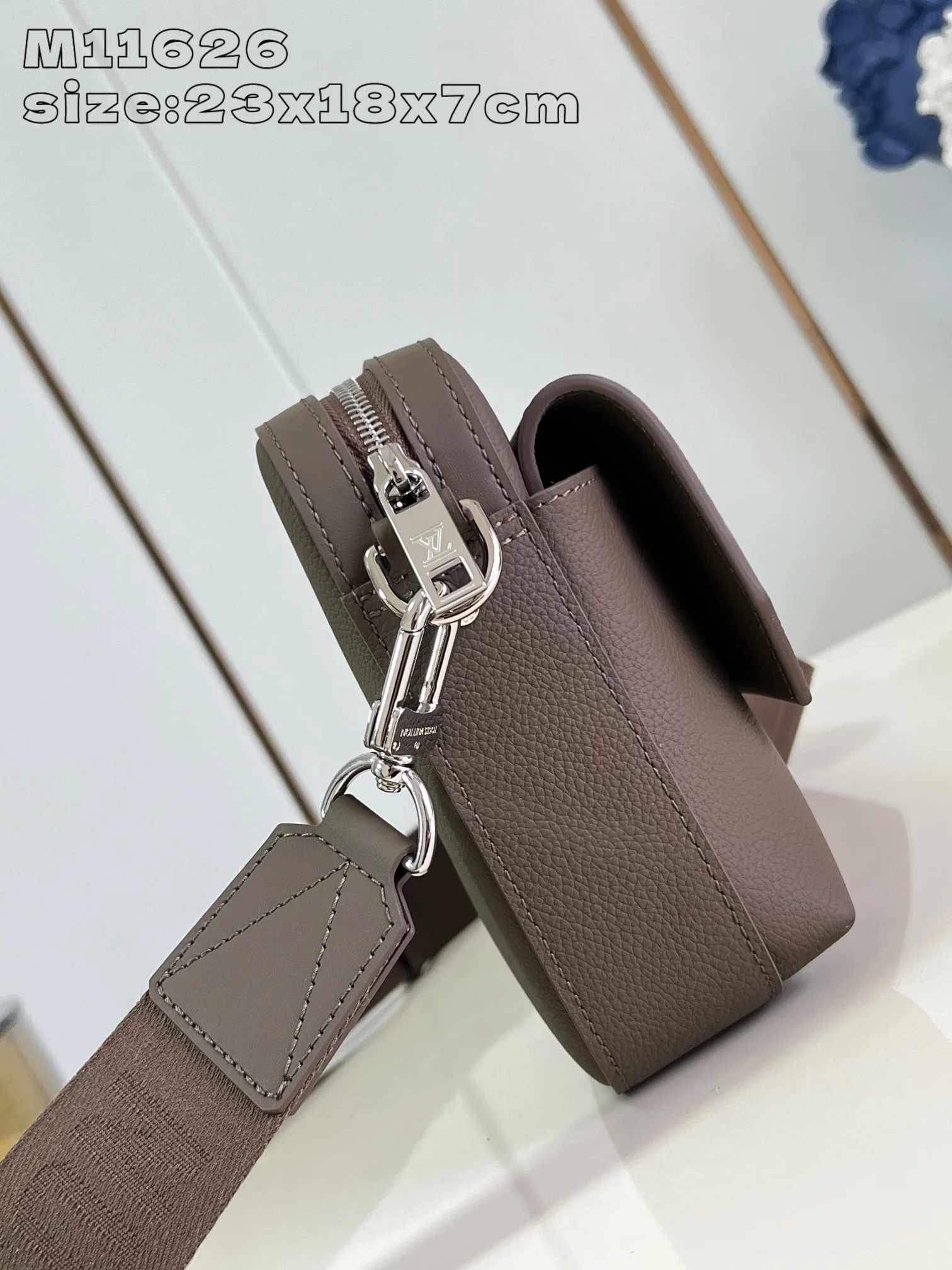 루이비통 M11626 월릿 메신저백 상세 이미지 3