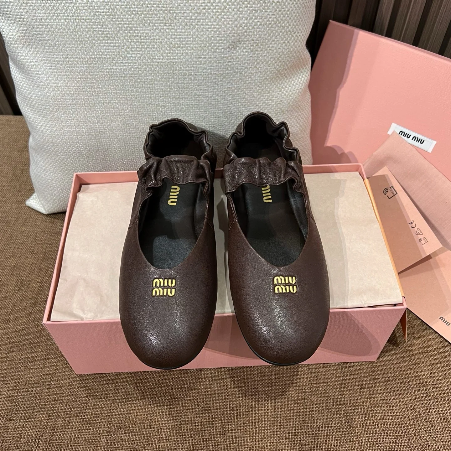 미우미우 발레리나 가죽 187306