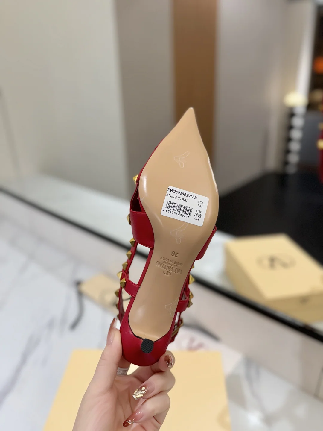 발렌티노 포인티드 토 버클 스틸레토 힐 신발 상세 이미지 8