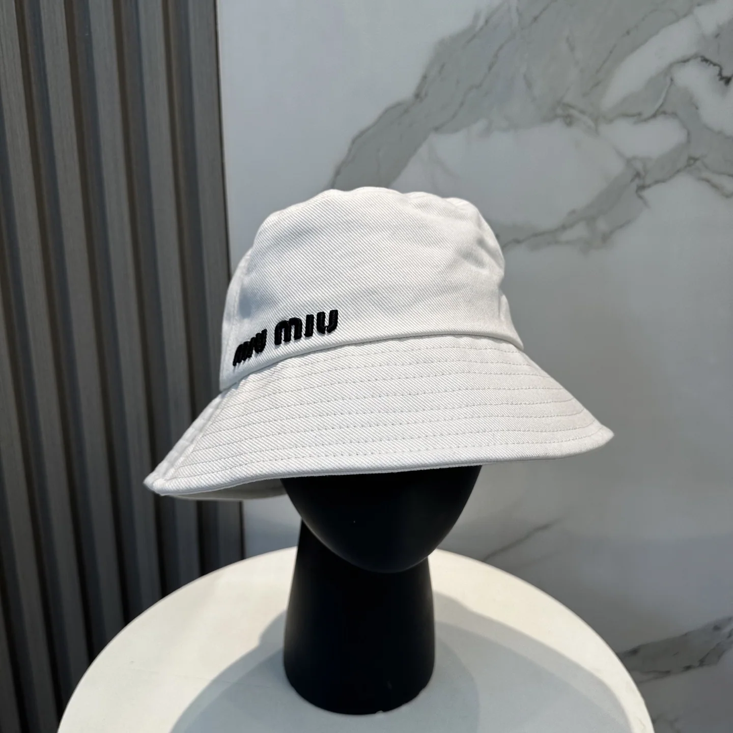 미우미우 자수 버킷 햇 모자 119140