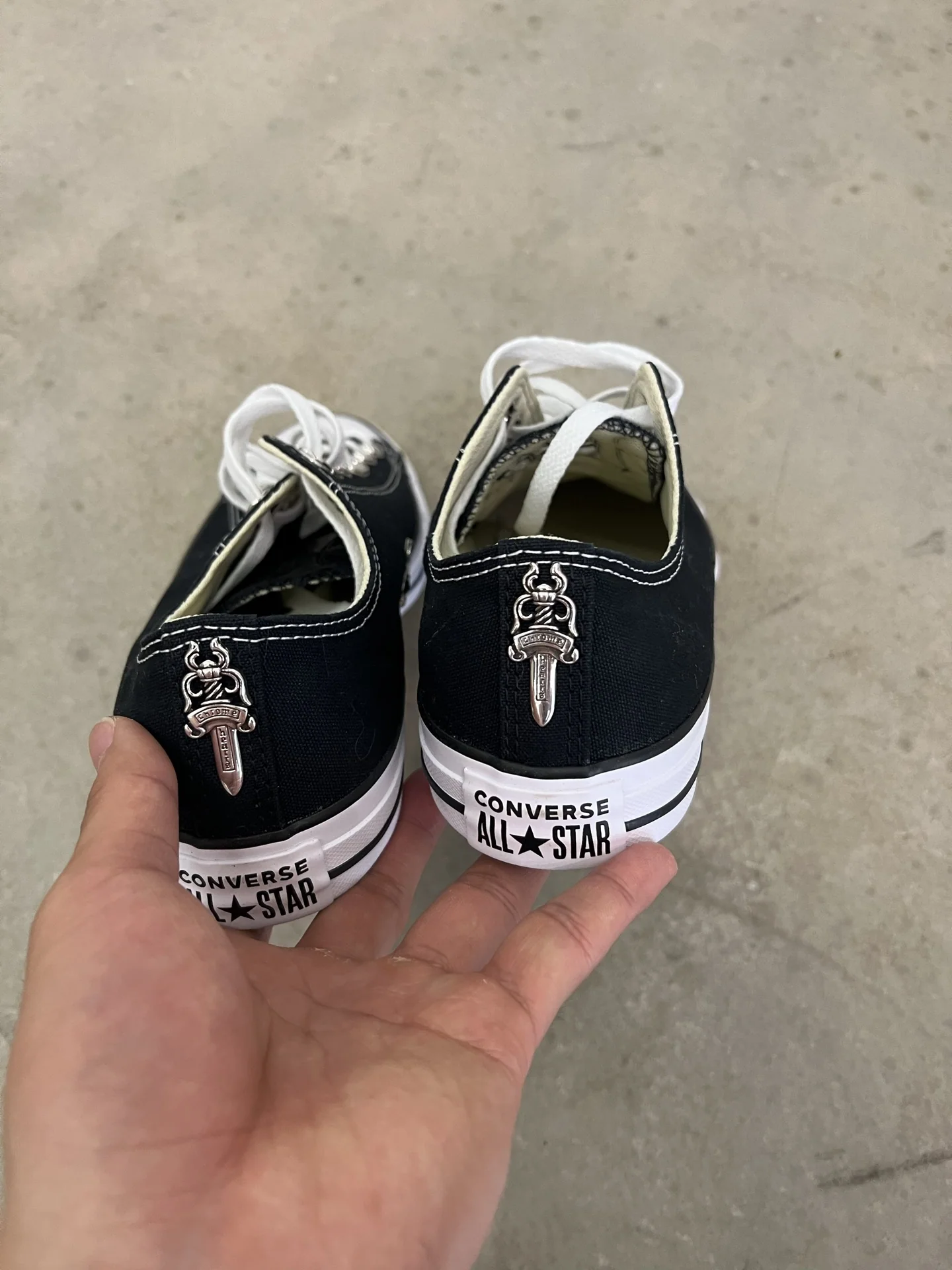 크롬하츠 블랙 크로스 가죽 로우컷 신발 상세 이미지 4