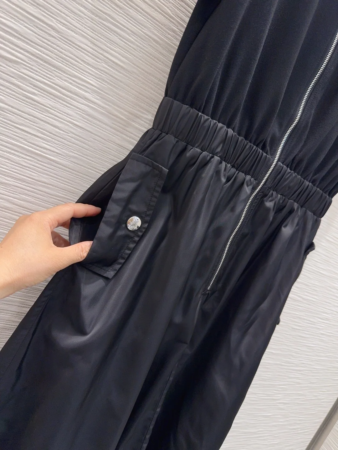 프라다 로고 폴로 카라 여성 원피스 상세 이미지 6