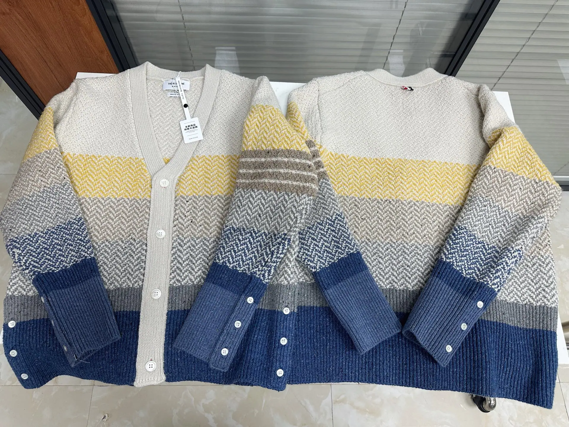 톰브라운 워싱 블루 그레이 남성 니트 레플리카 46575 Thom Browne 상세 이미지 6