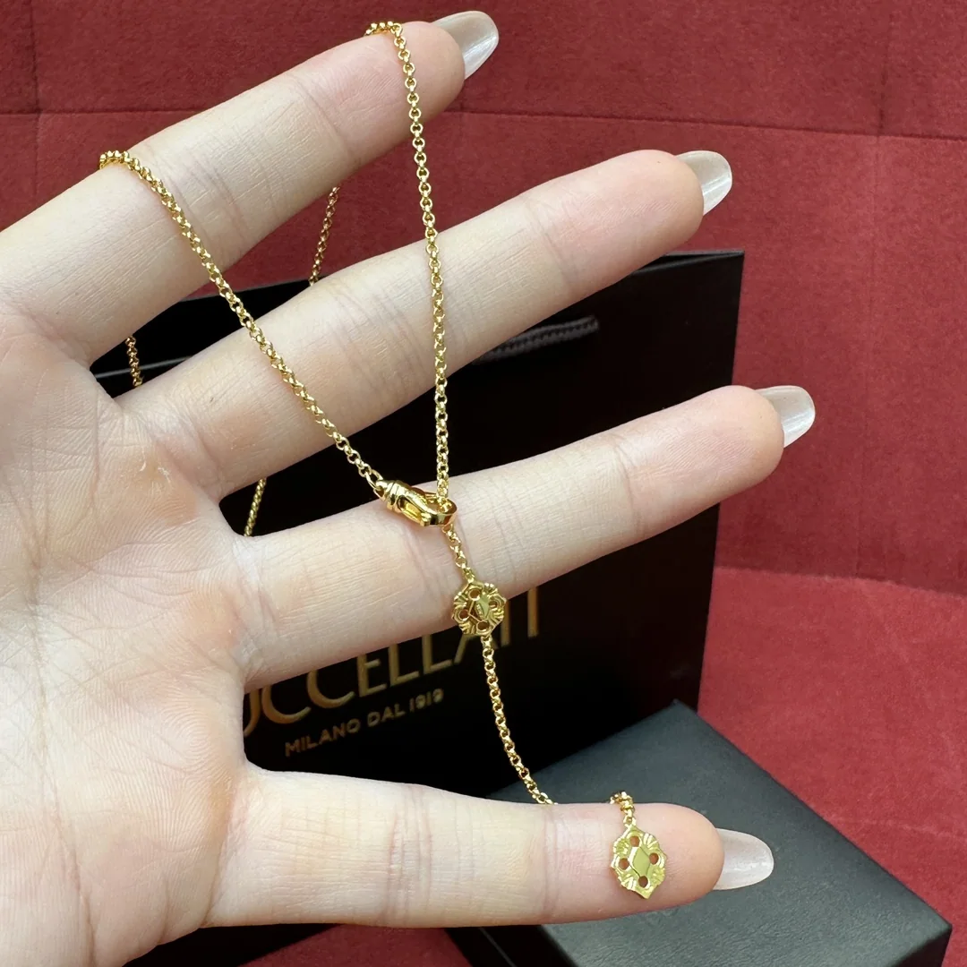 셀린느 흰색 자개 꽃 모양 18K 골드 목걸이 상세 이미지 3