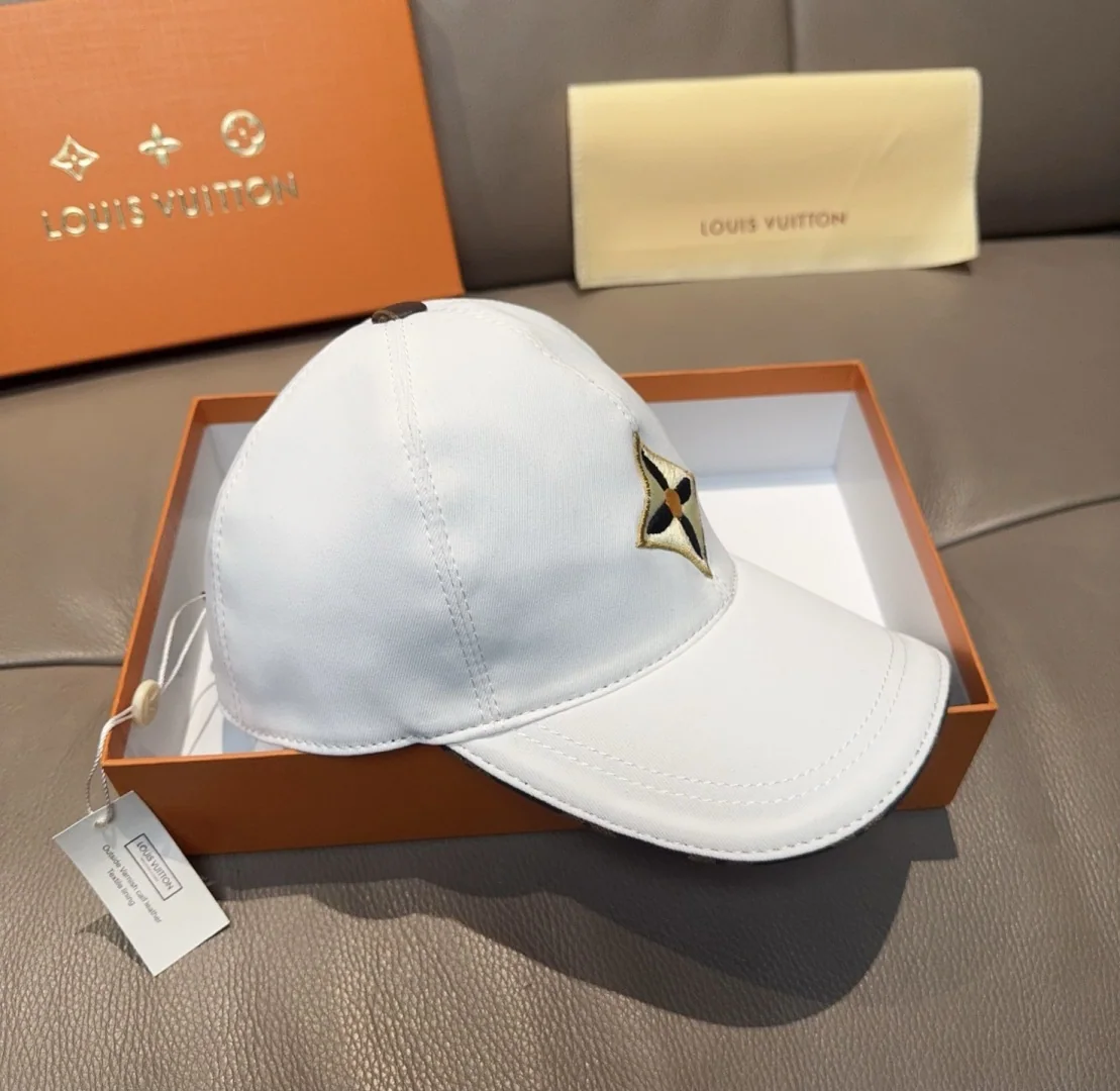 루이비통 네잎클로버 자수 캡 상세 이미지 3