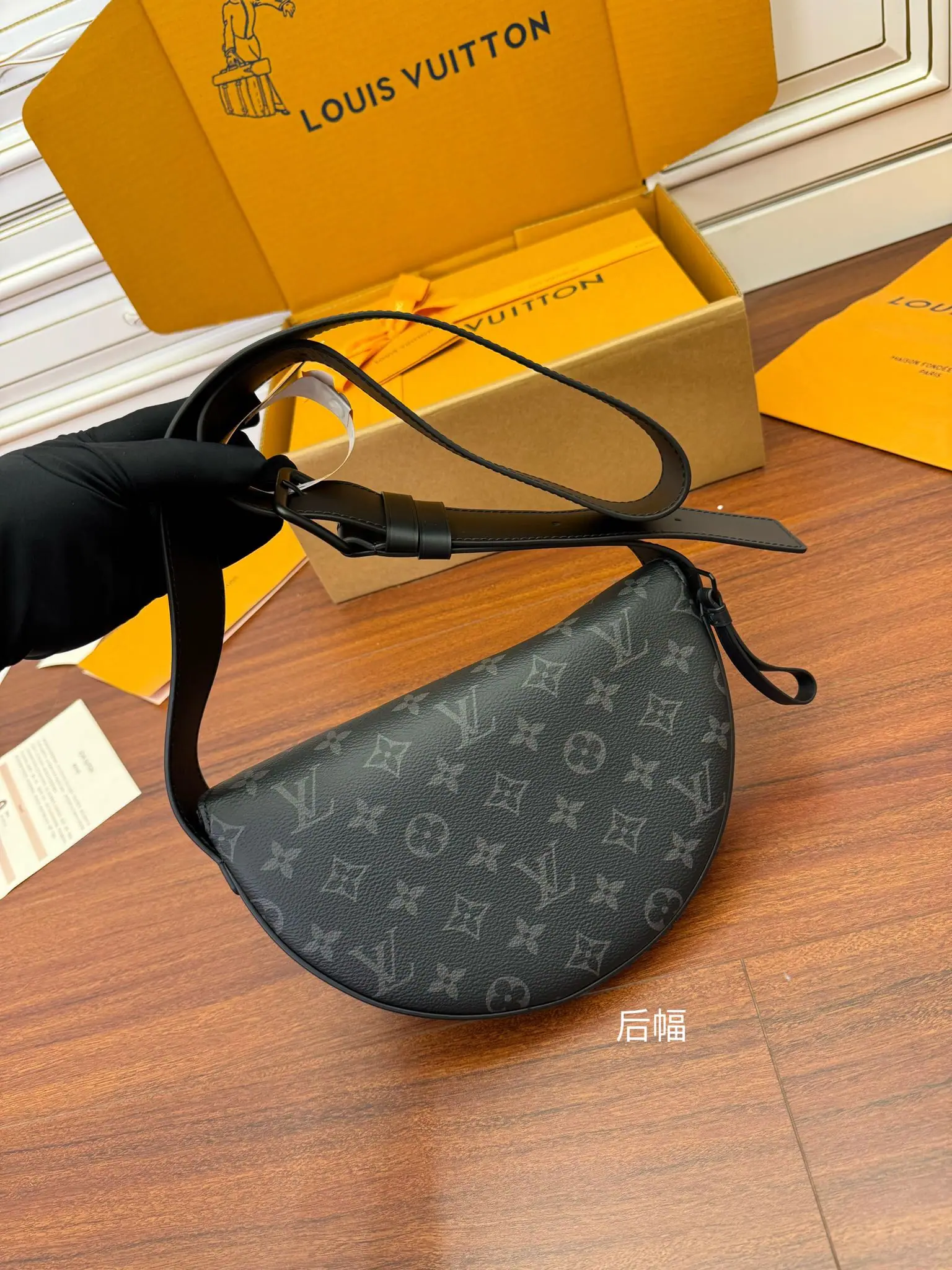 루이비통 M23835 가죽 가방 상세 이미지 2