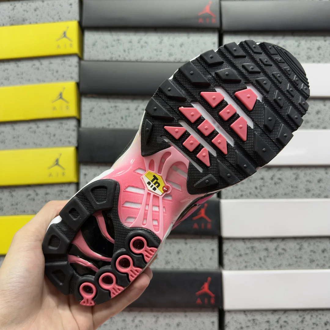 나이키 [BD] 에어 맥스 플러스 DZ3670-002 201867 Nike Air Max Plus Black Hot Punch 상세 이미지 8