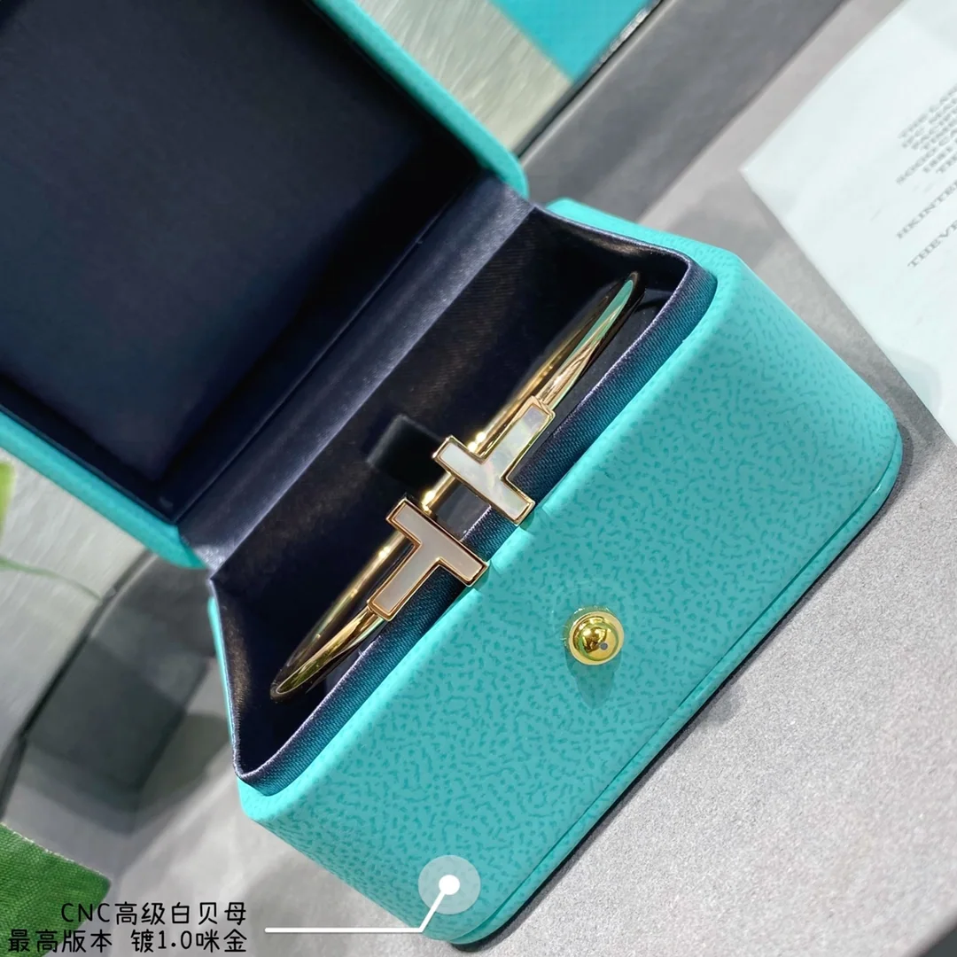티파니 CNC 더블 T 화이트 자개 팔찌 상세 이미지 5