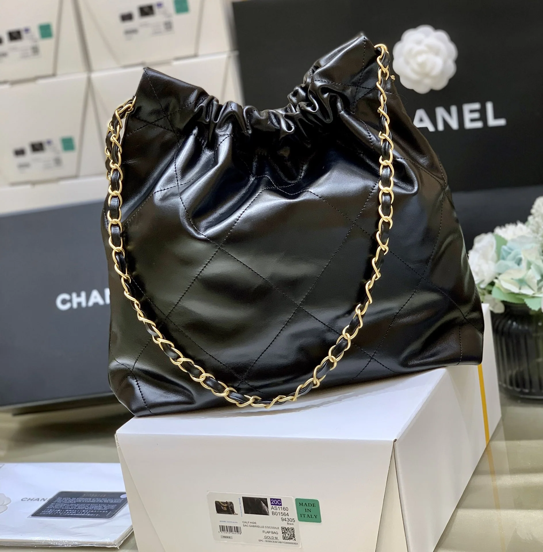 샤넬 22 스몰 스퀘어 프레임 카프스킨 가방 AS3260 상세 이미지 6