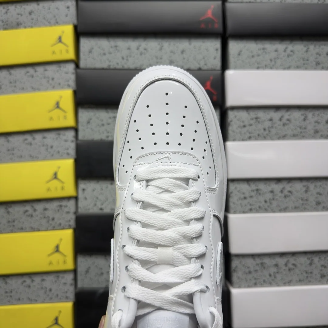 나이키 [MAX] 에어 포스 1 로우 IV2857-100 201752 Nike Air Force 1 Low '07 Premium White 상세 이미지 6