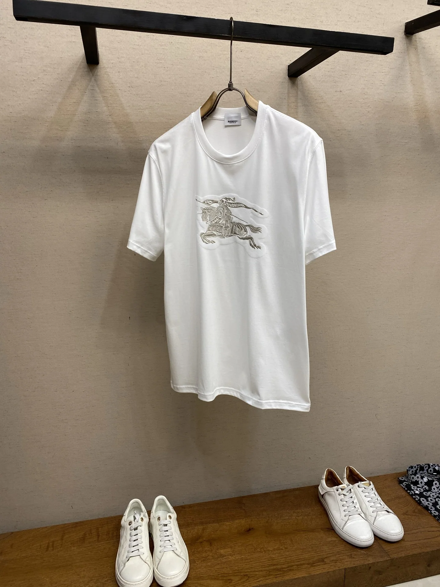 버버리 남성 코튼 스트레치 반팔 티셔츠 상세 이미지 1