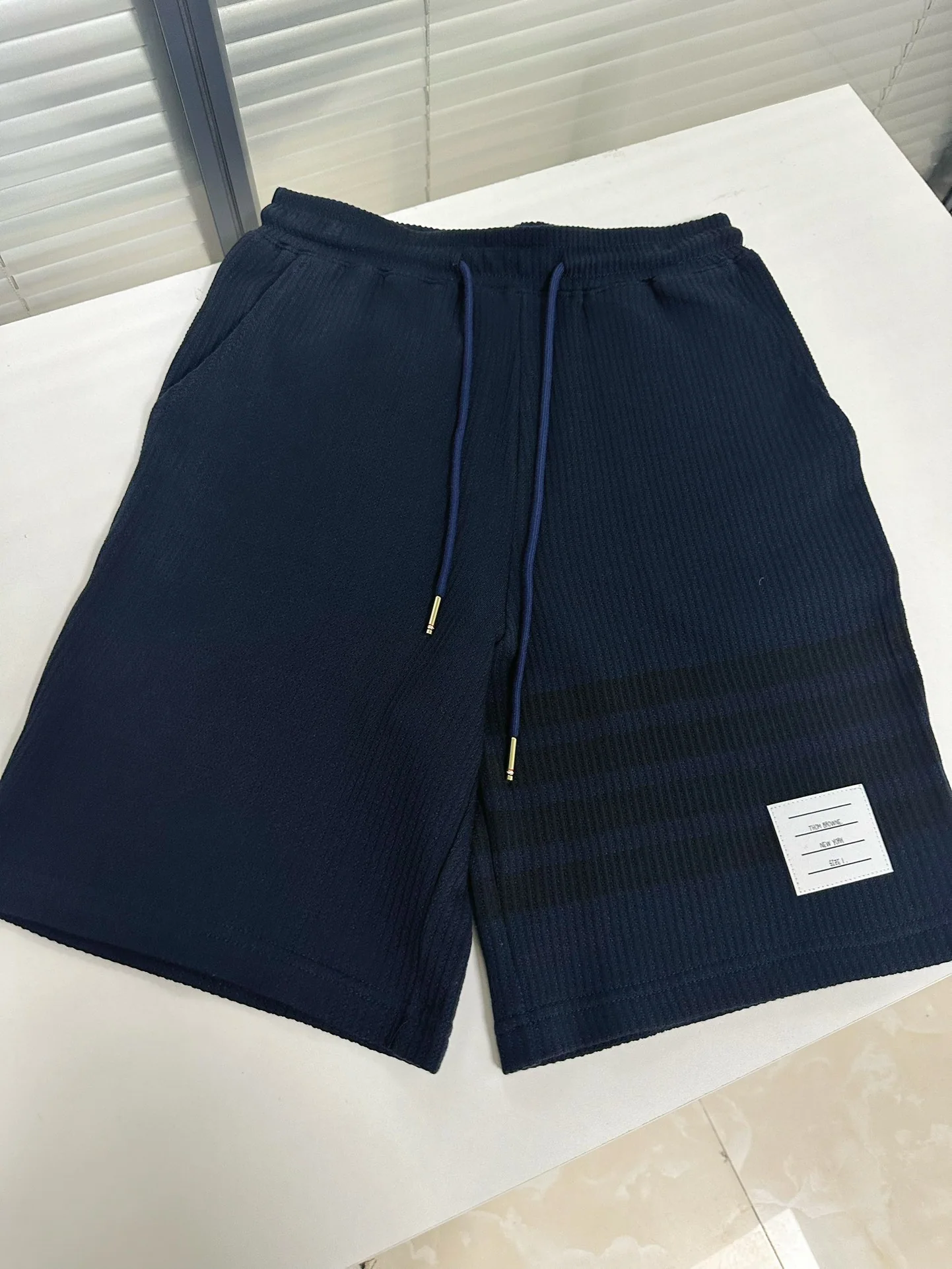 톰브라운 남성 니트 레플리카 46762 Thom Browne Shorts 상세 이미지 8
