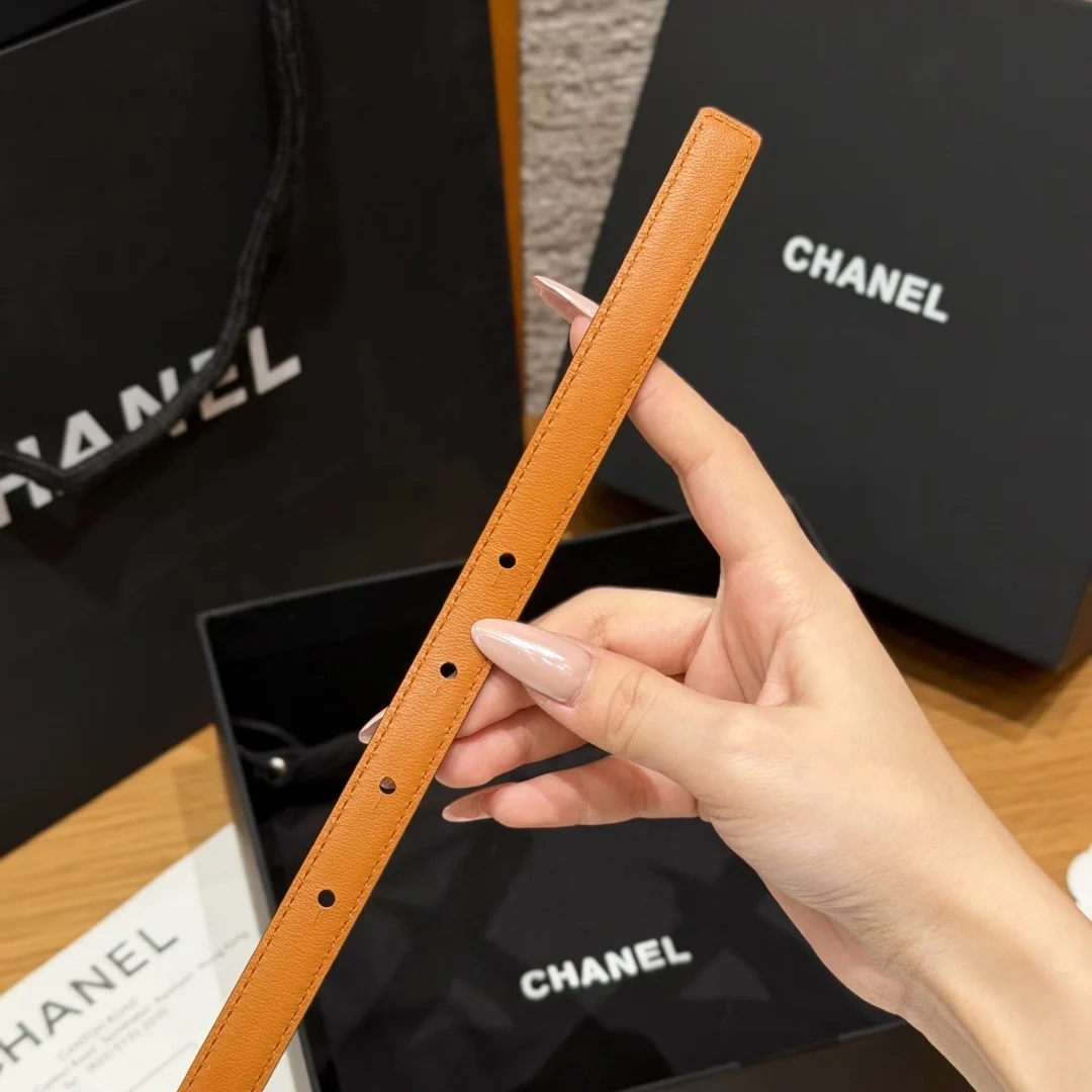 샤넬 더블 C 로고 리버시블 카프스킨 벨트 상세 이미지 9