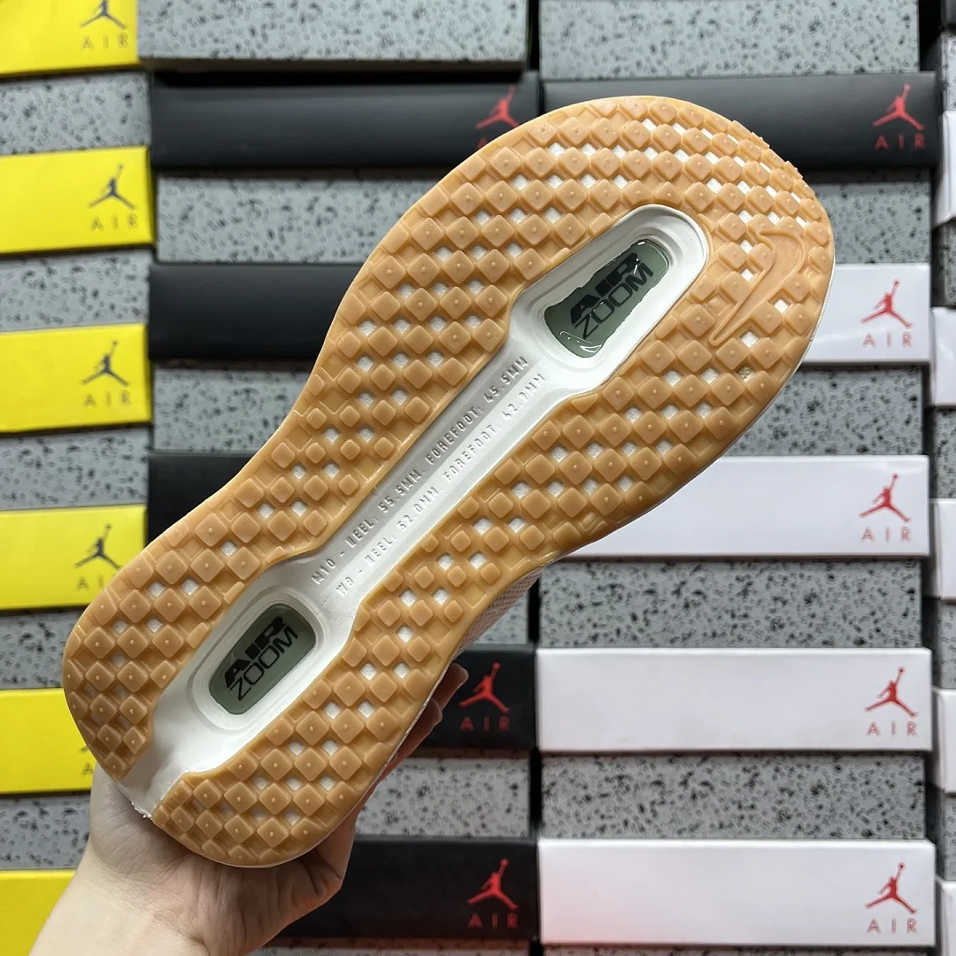 나이키 [CG] 보메로 프리미엄 HQ2050-106 202003 Nike Vomero Premium Pale Ivory Jade Horizon 상세 이미지 6