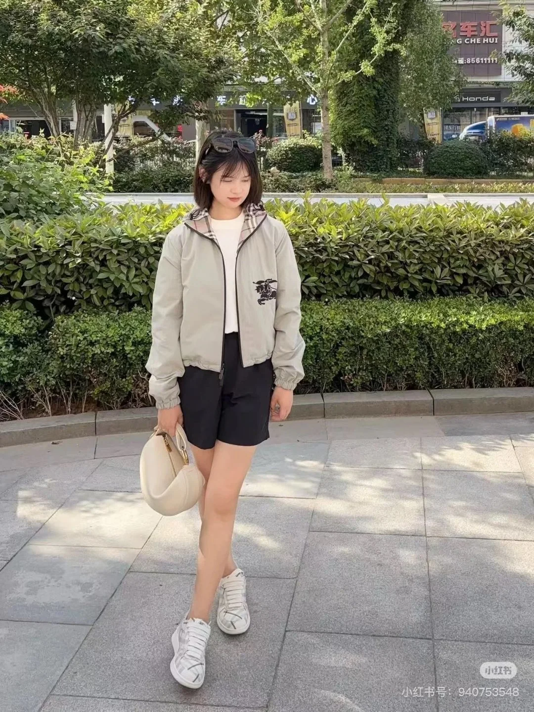 버버리 여성 자켓 상세 이미지 3