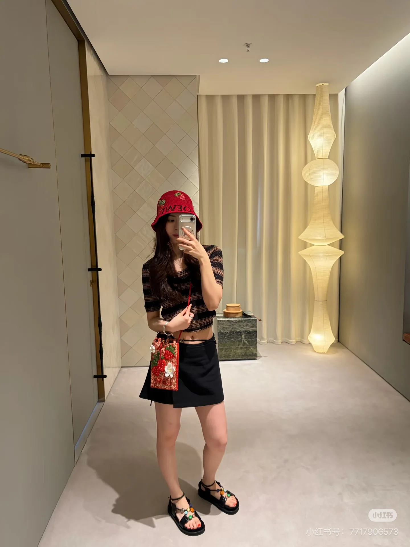로에베 클래식 스트라이프 니트 반팔 티셔츠 상세 이미지 4