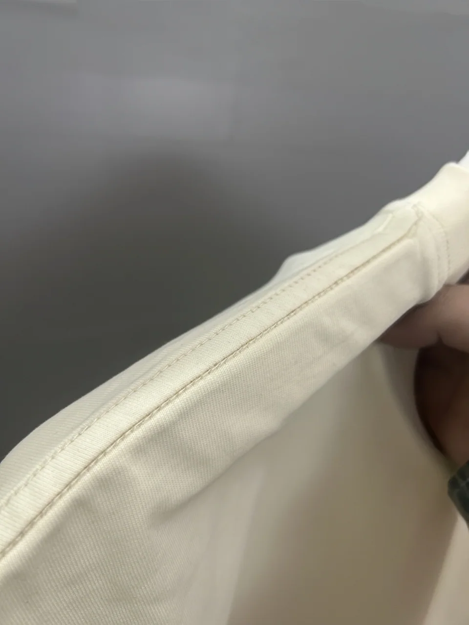 발렌티노 클래식 프린트 크루넥 반팔 티셔츠 상세 이미지 7