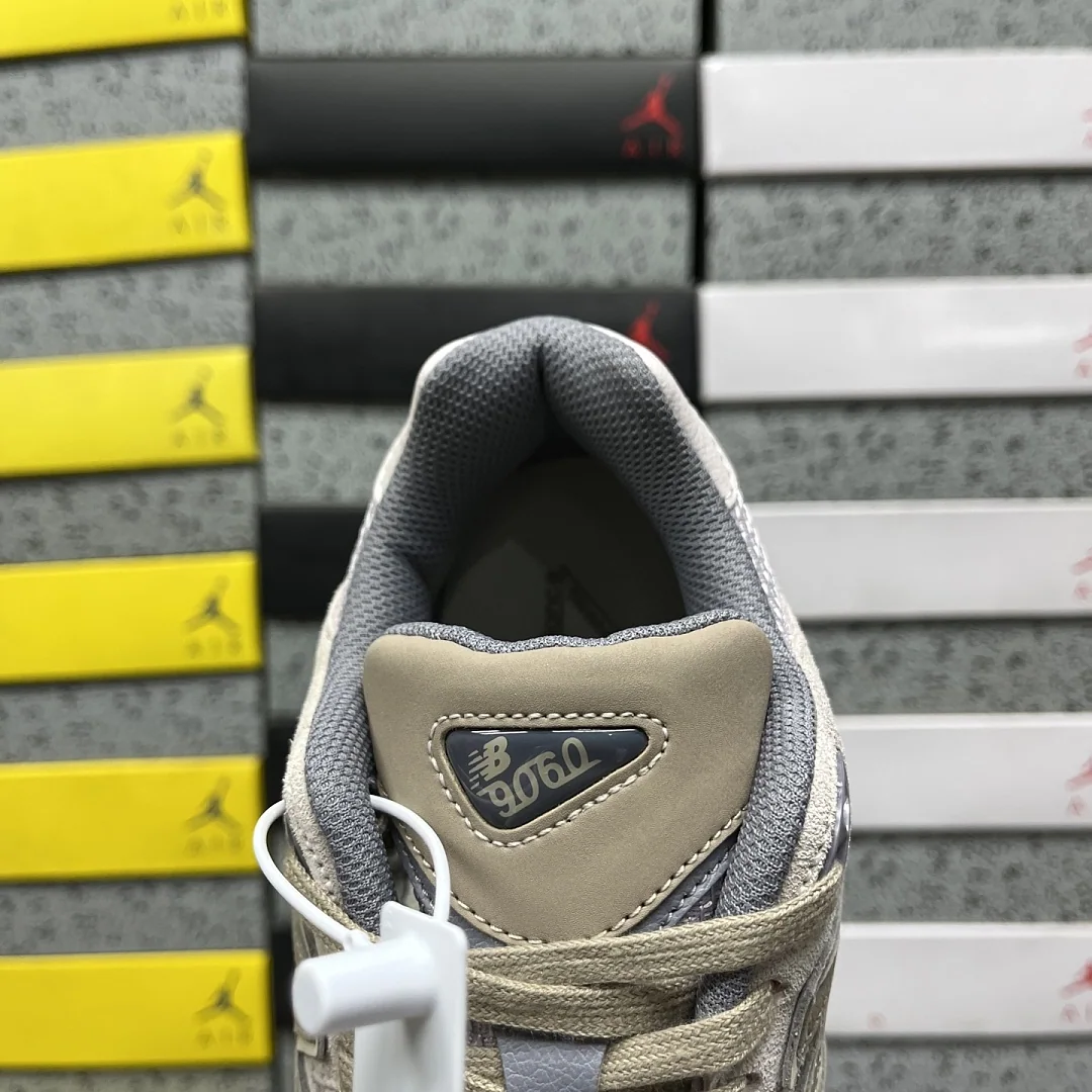 뉴발란스 [C] 9060 U9060152 202267 New Balance 9060 Timberwolf Driftwood 상세 이미지 9