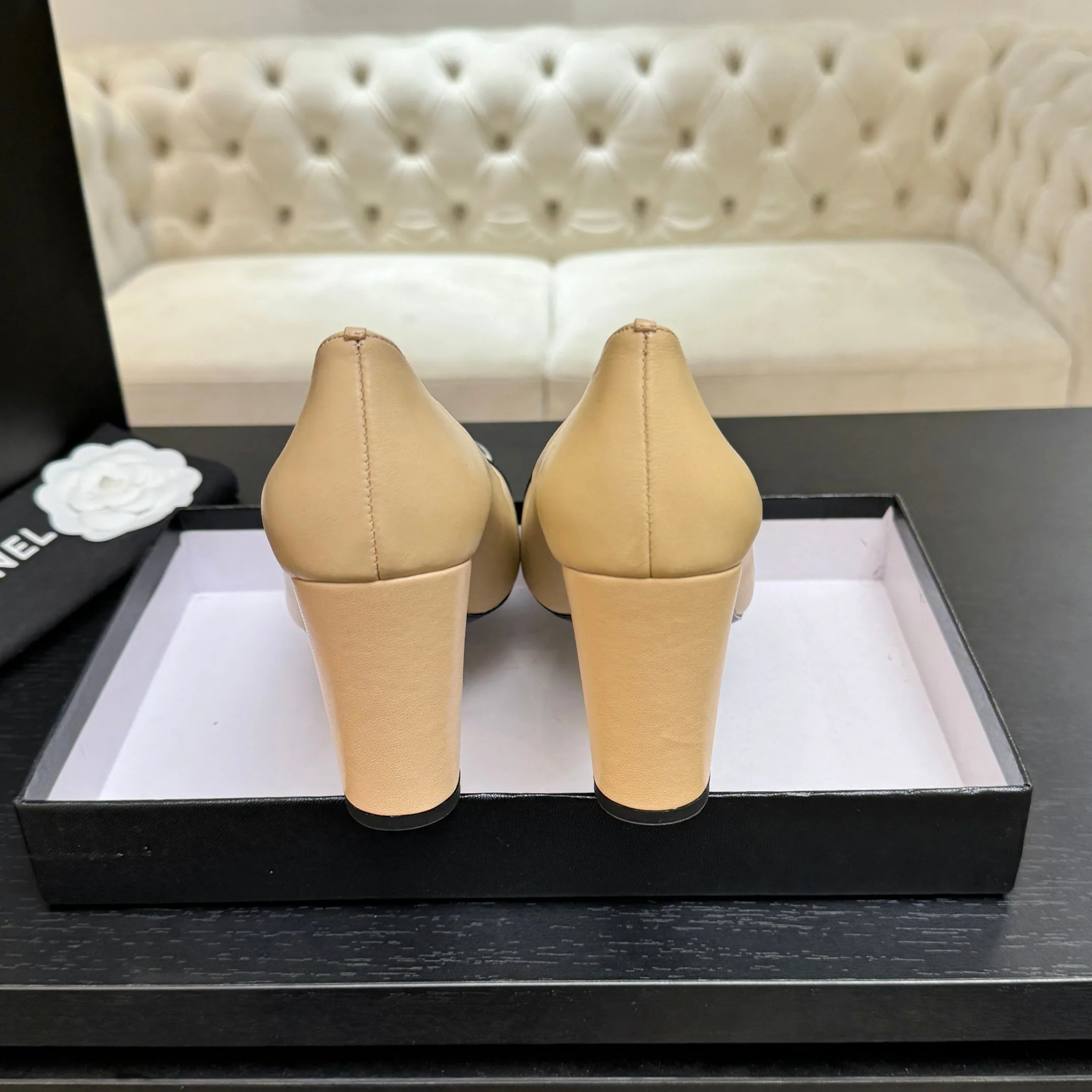 샤넬 더블 C 스티치 스퀘어 토 스트랩 여성 신발 상세 이미지 9