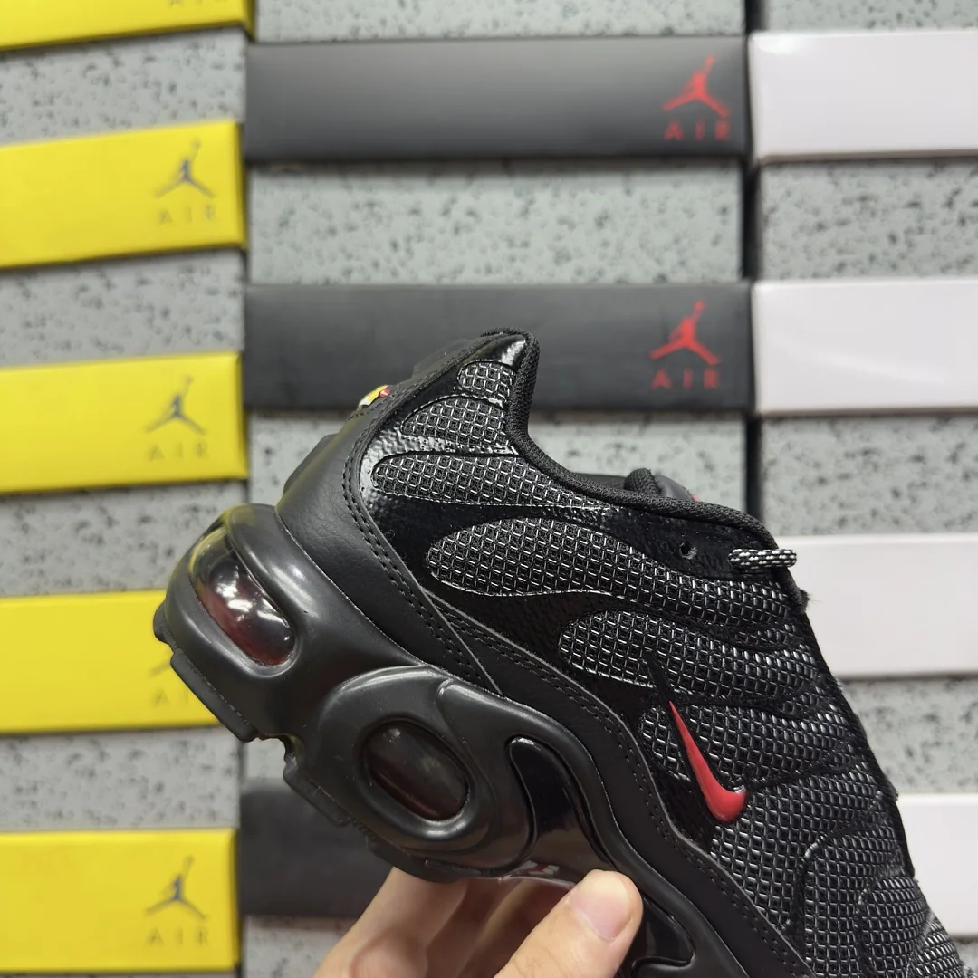 나이키 [BD] 에어 맥스 플러스 DO6383-001 201906 Nike Air Max Plus Metal Mesh Black Red 상세 이미지 3