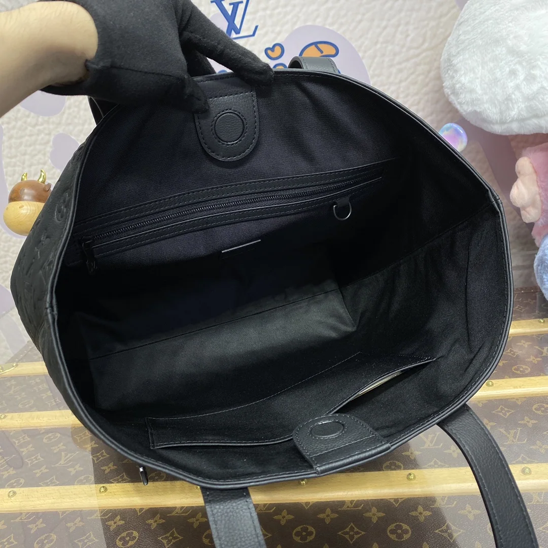 루이비통 엑스커션 핸드백 M24777 상세 이미지 9