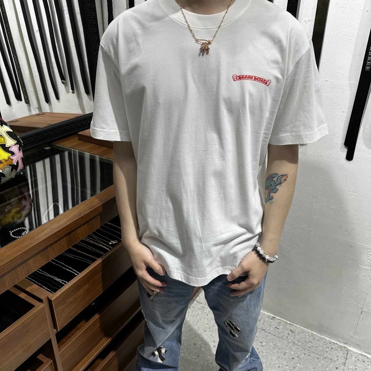 크롬하츠 화이트 그래피티 프린트 남성 반팔 티셔츠 상세 이미지 9