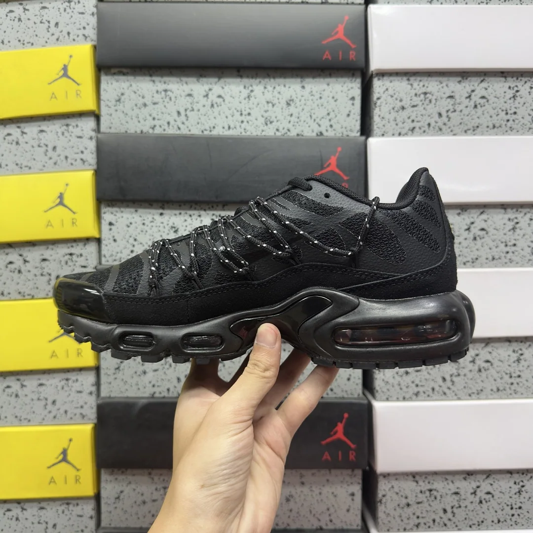 나이키 [BD] 에어 맥스 플러스 올블랙 FD0670-001 201902 Nike Air Max Plus 상세 이미지 9