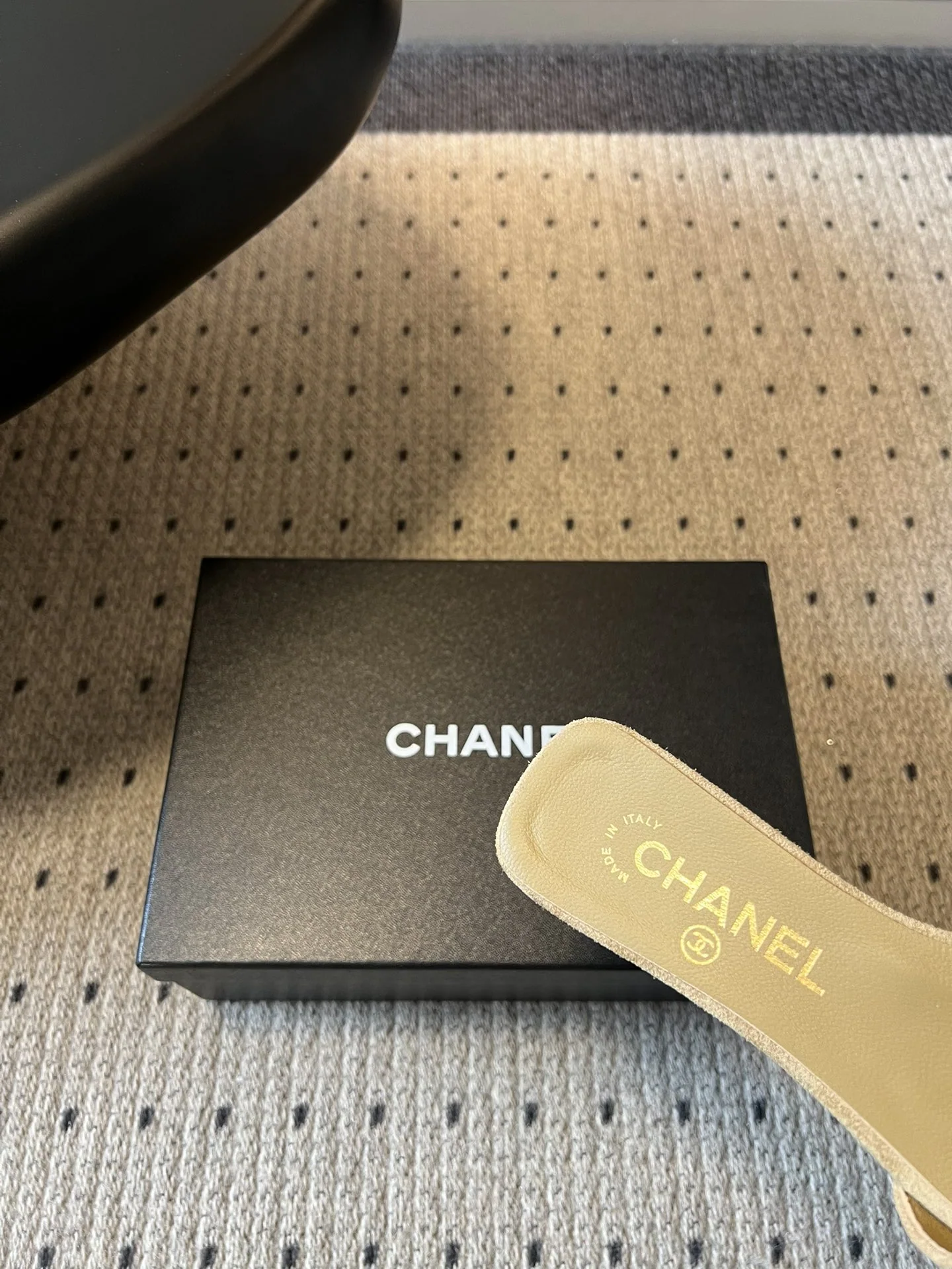 샤넬 더블 C 골드 버클 스퀘어 토 샌들 상세 이미지 8