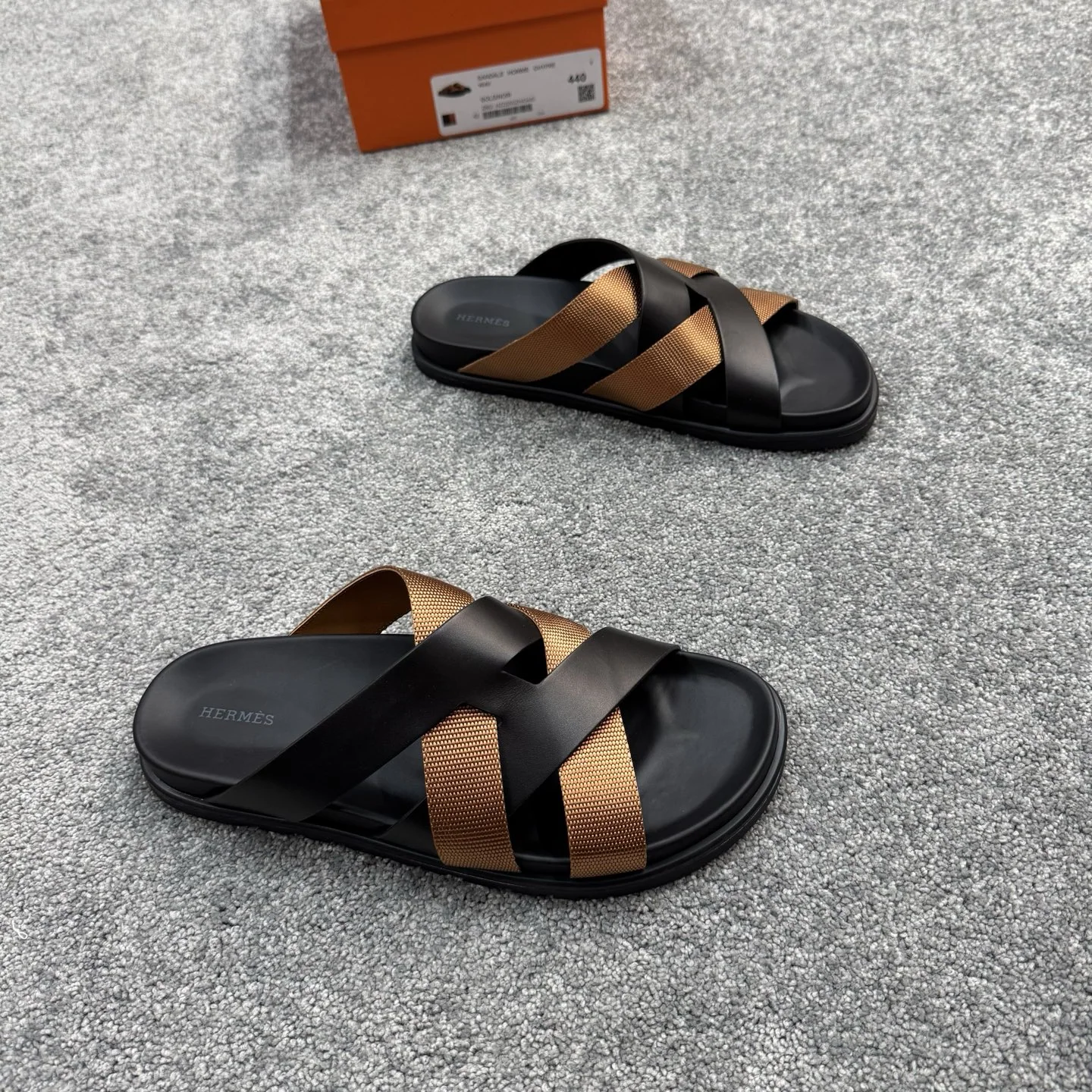 에르메스 블랙 카프스킨 크로스 스트랩 샌들 상세 이미지 8