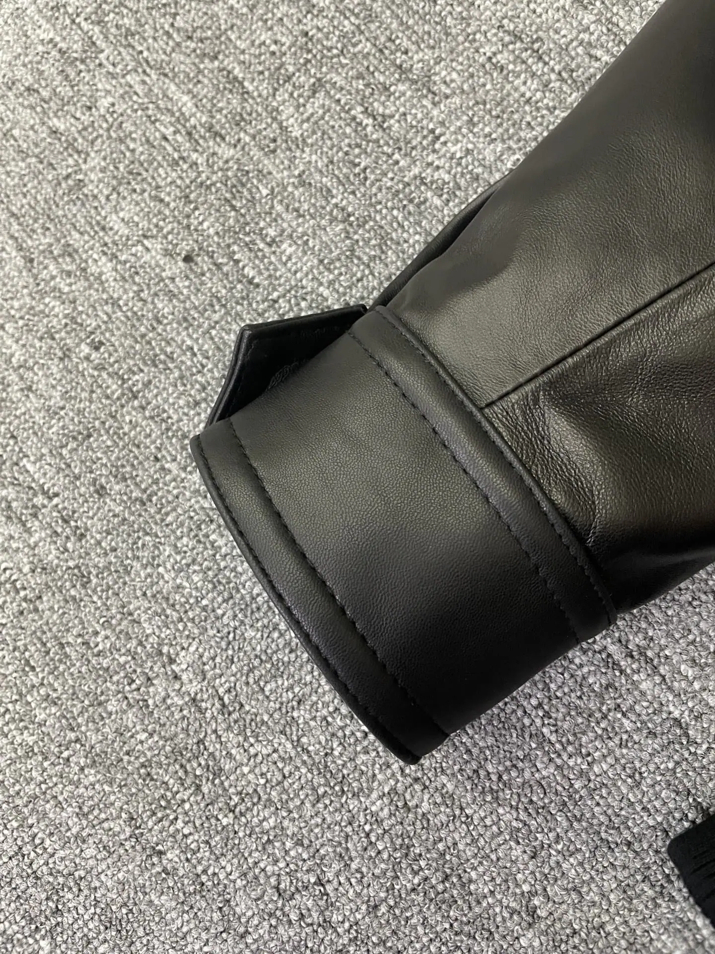보테가베네타 수공예 직조 카라 램스킨 베이스볼 자켓 상세 이미지 8