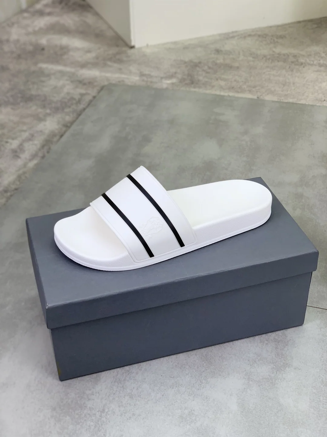 브루넬로쿠치넬리 워시드 스웨이드 남성 슬리퍼 상세 이미지 4