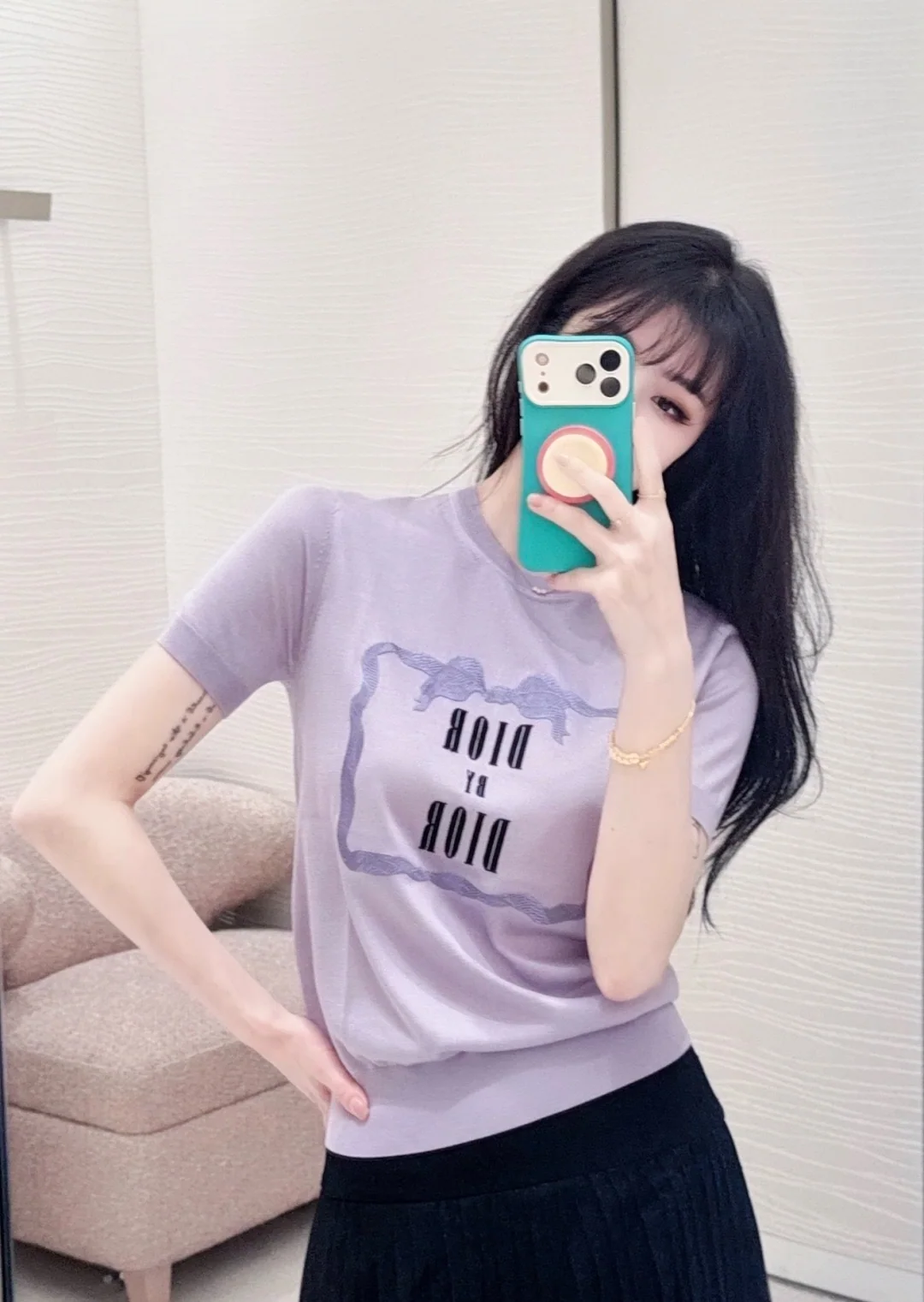 디올 퍼플 자수 크루넥 니트 반팔 탑 상세 이미지 4