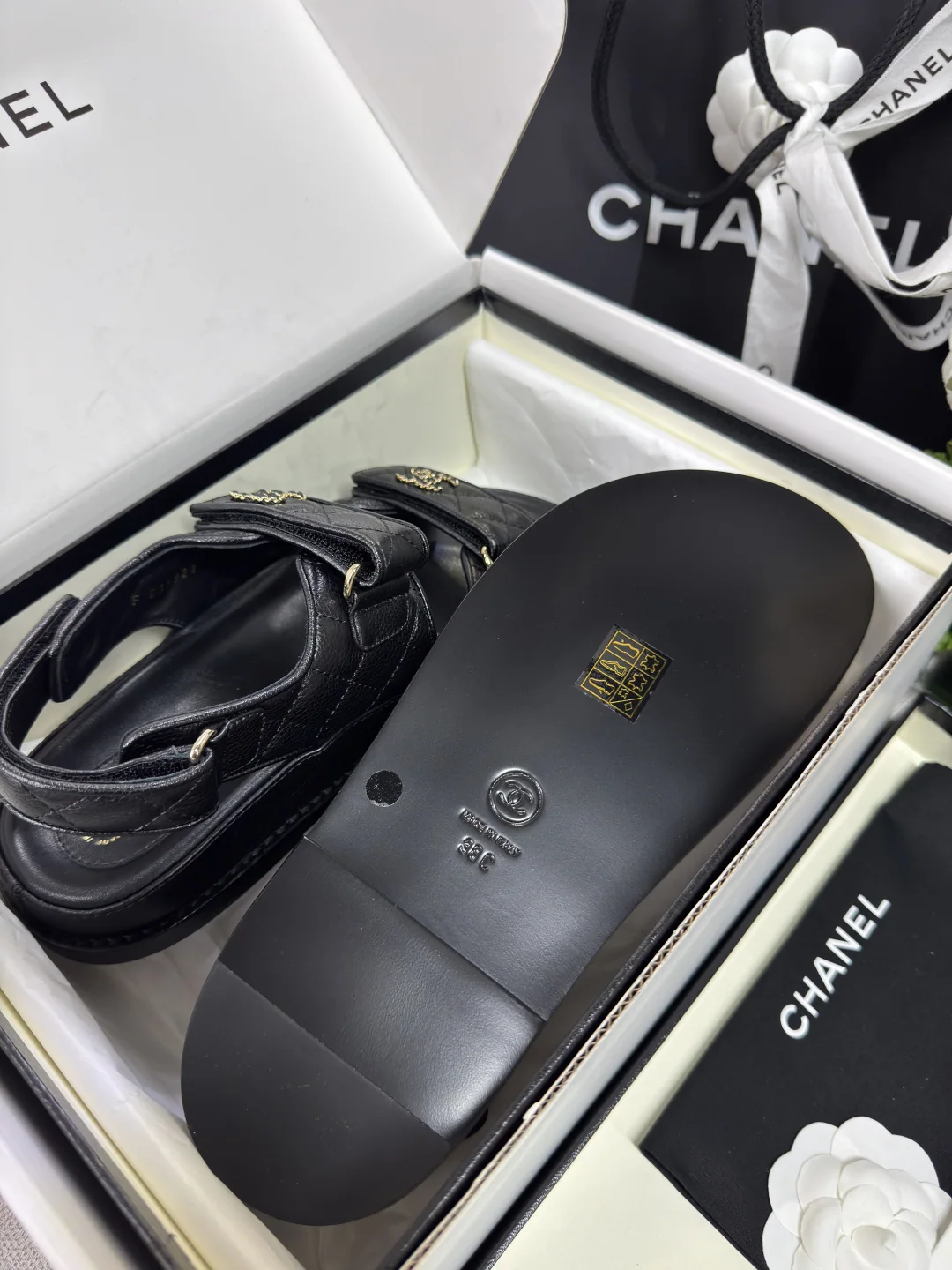 샤넬 더블 C 벨크로 체인 버클 비치 슈즈 신발 상세 이미지 7