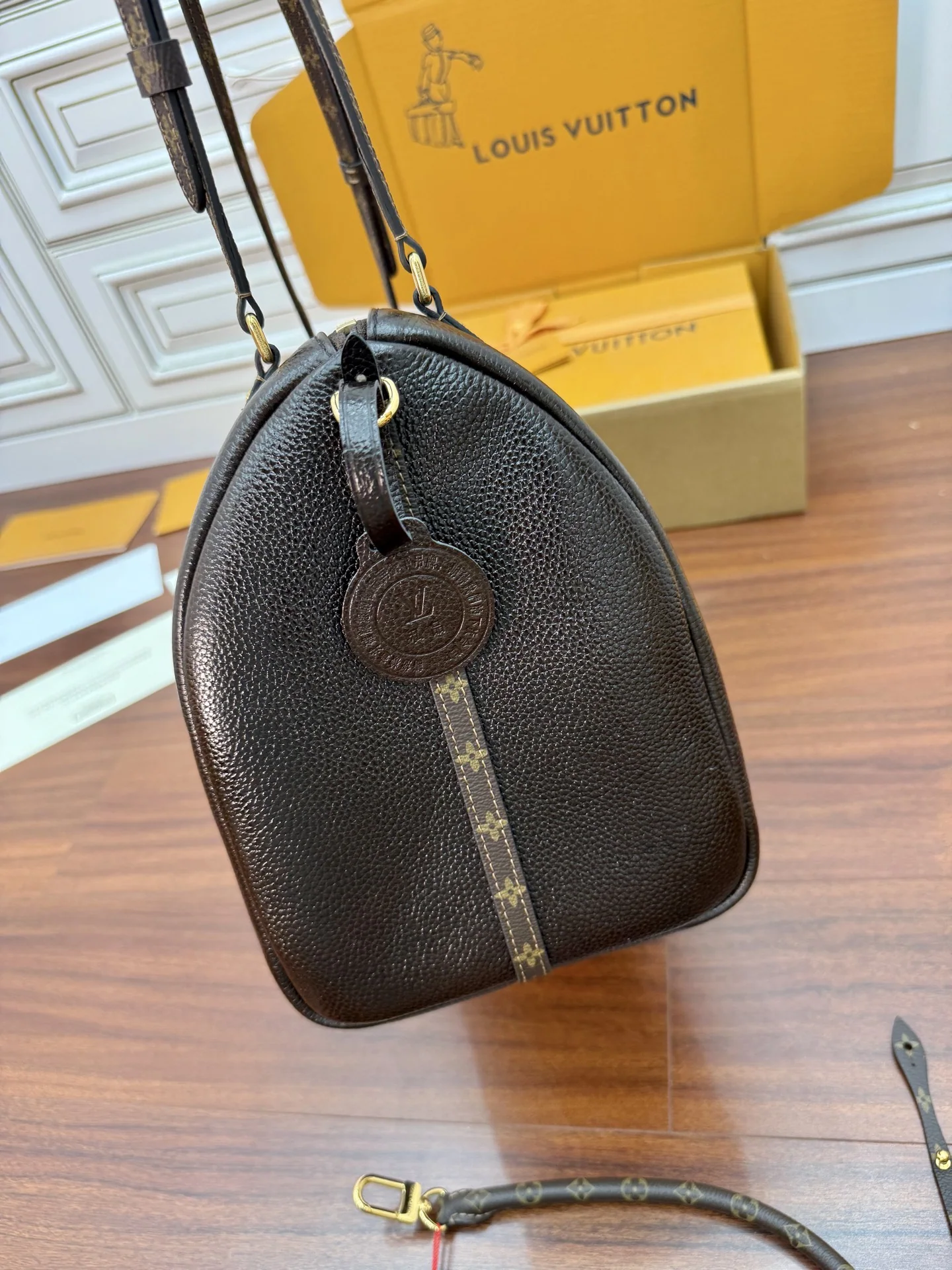 루이비통 M26359 가방 상세 이미지 8