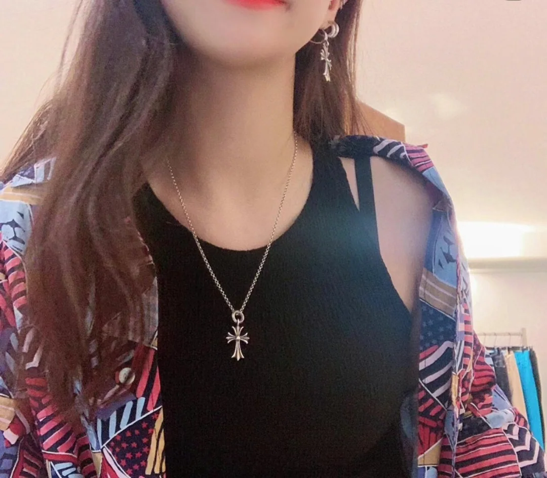 크롬하츠 레터링 크로스 목걸이 상세 이미지 9
