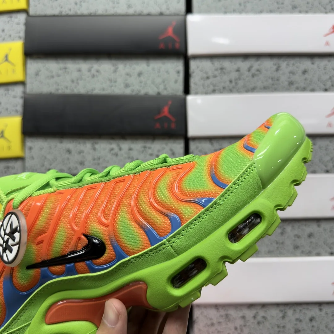 나이키 [TK] 에어 맥스 플러스 DA1472-300 201975 Nike Air Max Plus Supreme Mean Green 상세 이미지 4